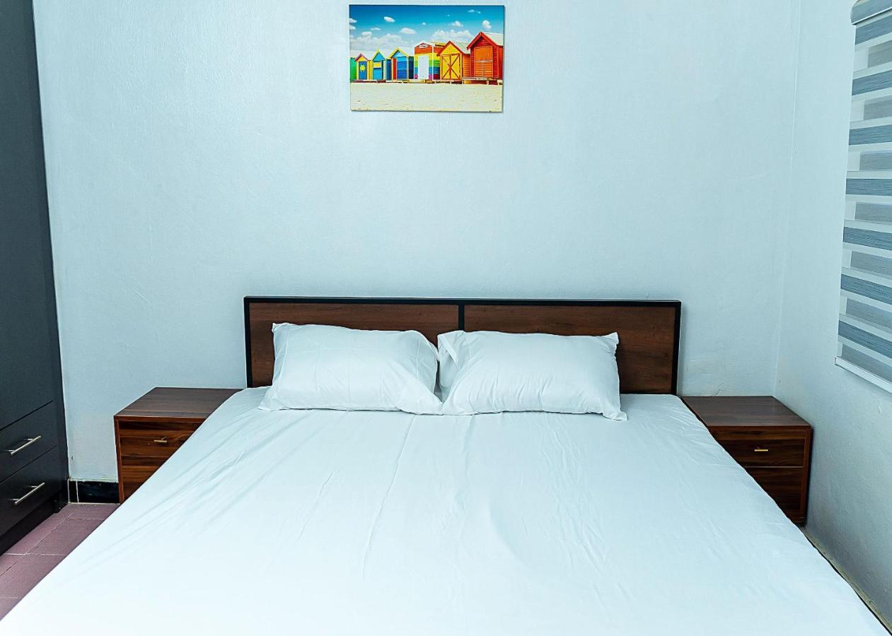 Palm Heights Apartments - Omole Phase 1, Ikeja Extérieur photo