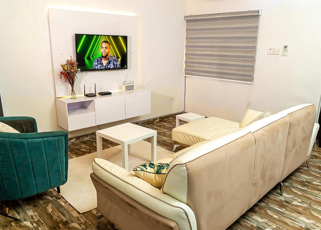 Palm Heights Apartments - Omole Phase 1, Ikeja Extérieur photo